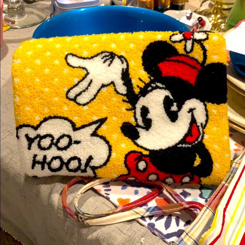 Loungefly Disney Minnie "Yoo-Hoo" pouch - EUC